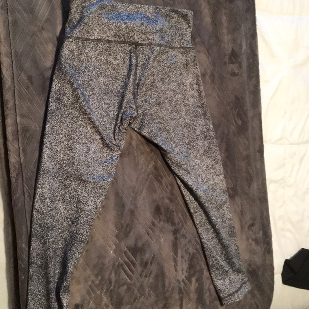Lululemon Athletica cropped leggings
